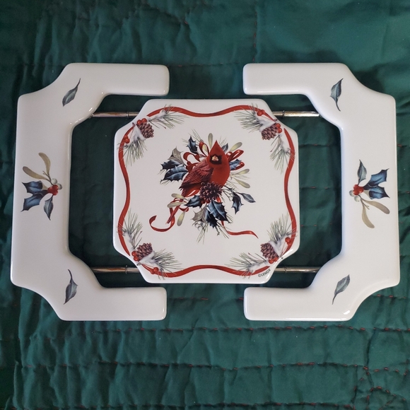 LENOX Winter Greetings Expanding Trivet - Picture 2 of 9